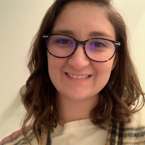 Meet your Posher, Taylor - Picture 6 of 6